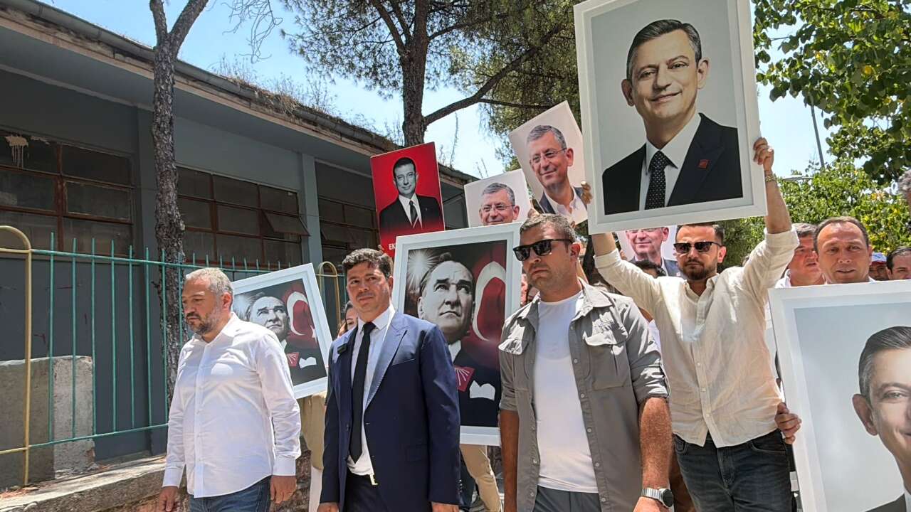 Nail Kızıl ve Yönetimi CHP'den Ayrıldı:” Burayı Tertemiz Bırakıyoruz, Bıraktığımız Gibi Bulmak İstiyoruz” 8